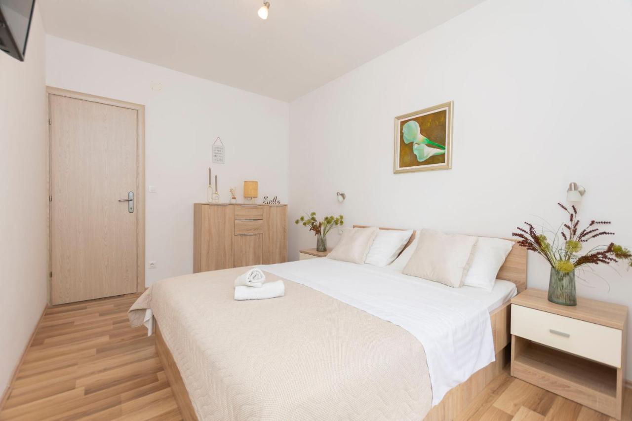 Apartments Beach Dream Mimice Eksteriør billede