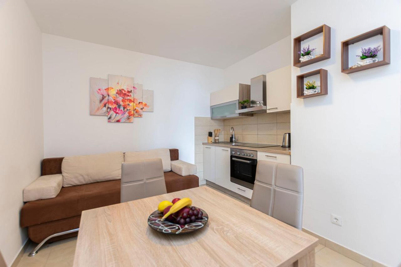 Apartments Beach Dream Mimice Eksteriør billede