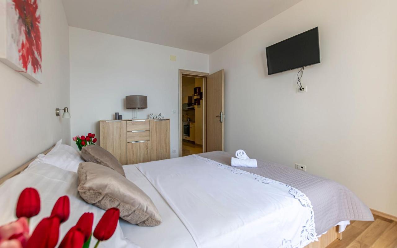 Apartments Beach Dream Mimice Eksteriør billede