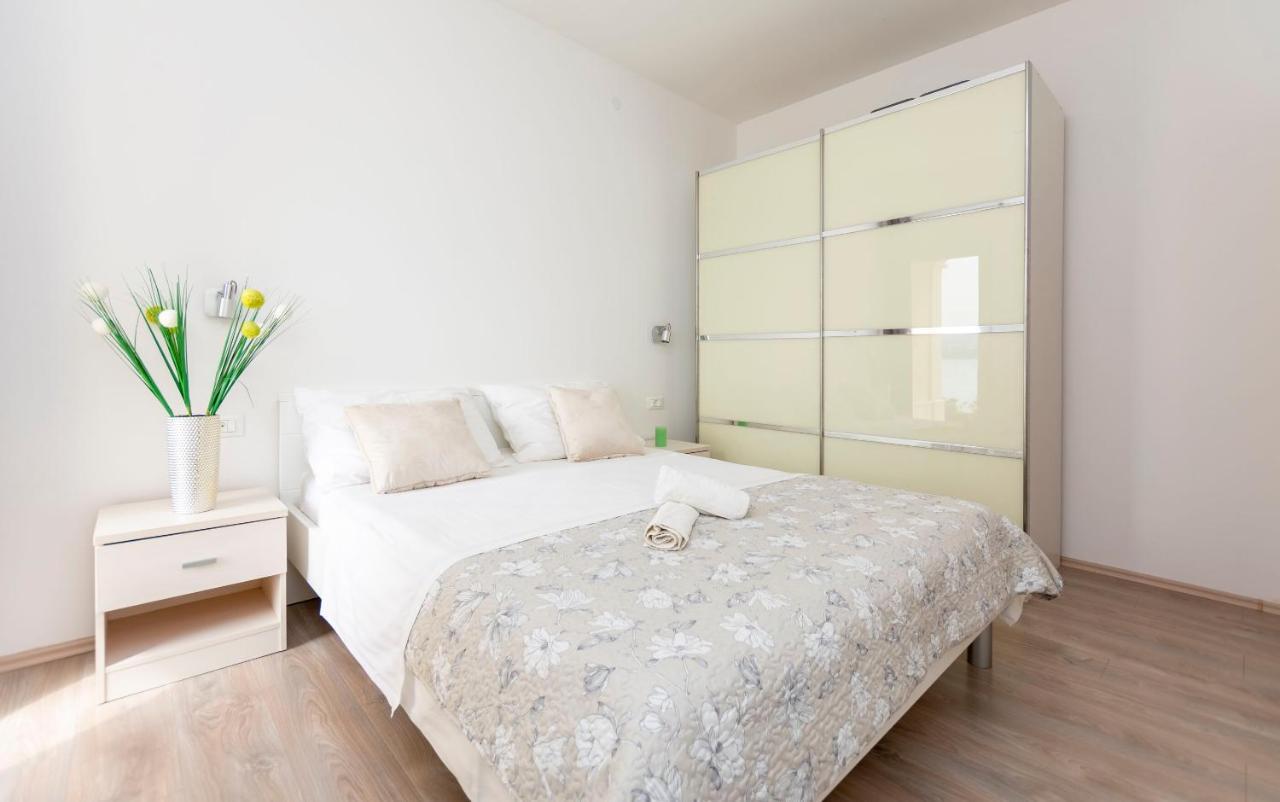 Apartments Beach Dream Mimice Eksteriør billede